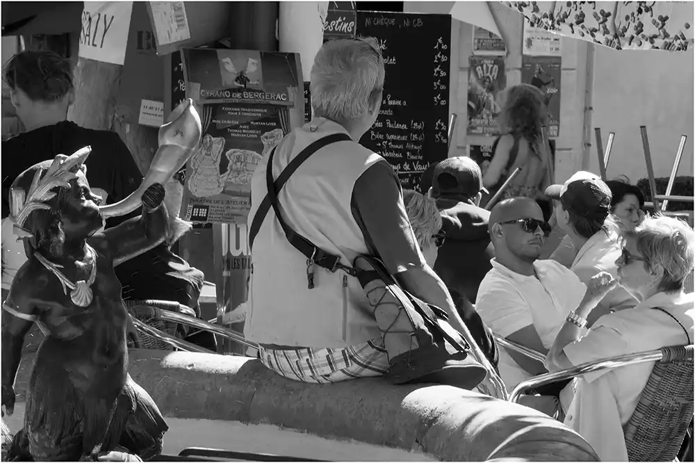 Place des Corps Saints Moment de détente place des corps saints - Festival d'Avignon