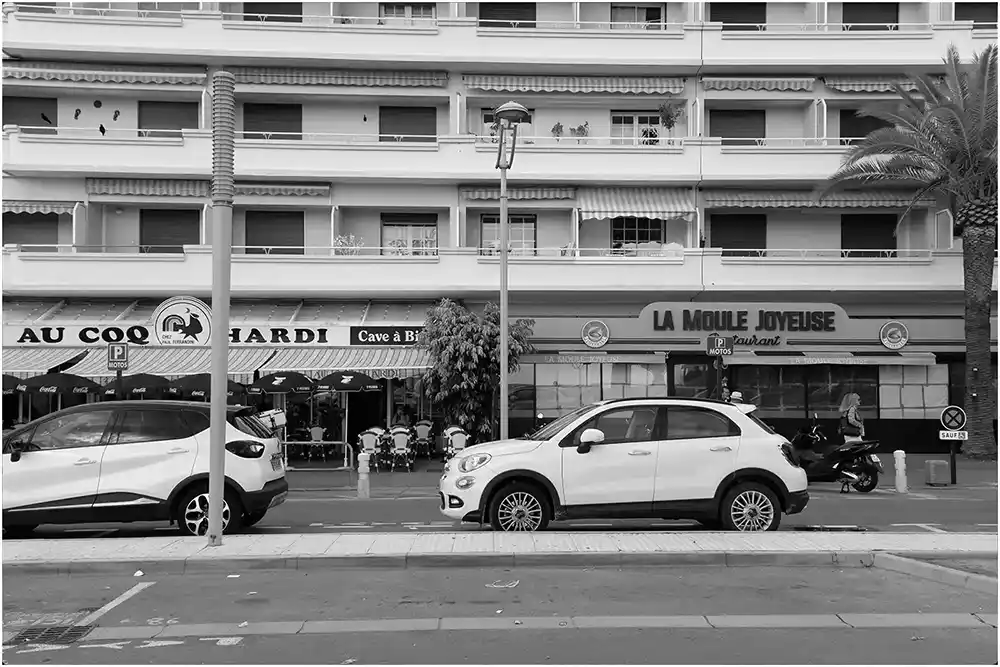 Le coq hardi et la moule joyeuse Enseignes de restaurants à Fréjus