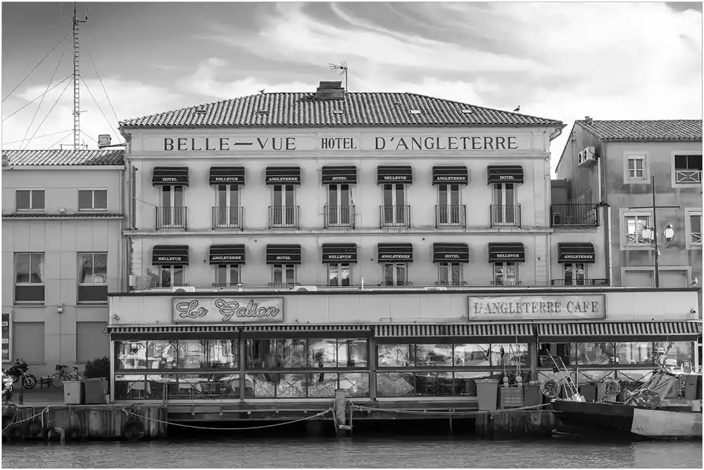 Belle vue Belle vue - Photo noir et blanc, hôtel