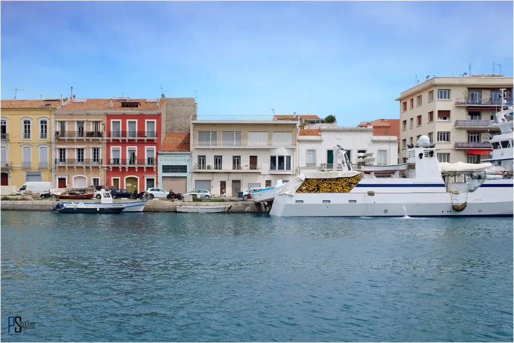 Guide de voyage à Sète : découvrez la ville en images entre mer, canaux et traditions
