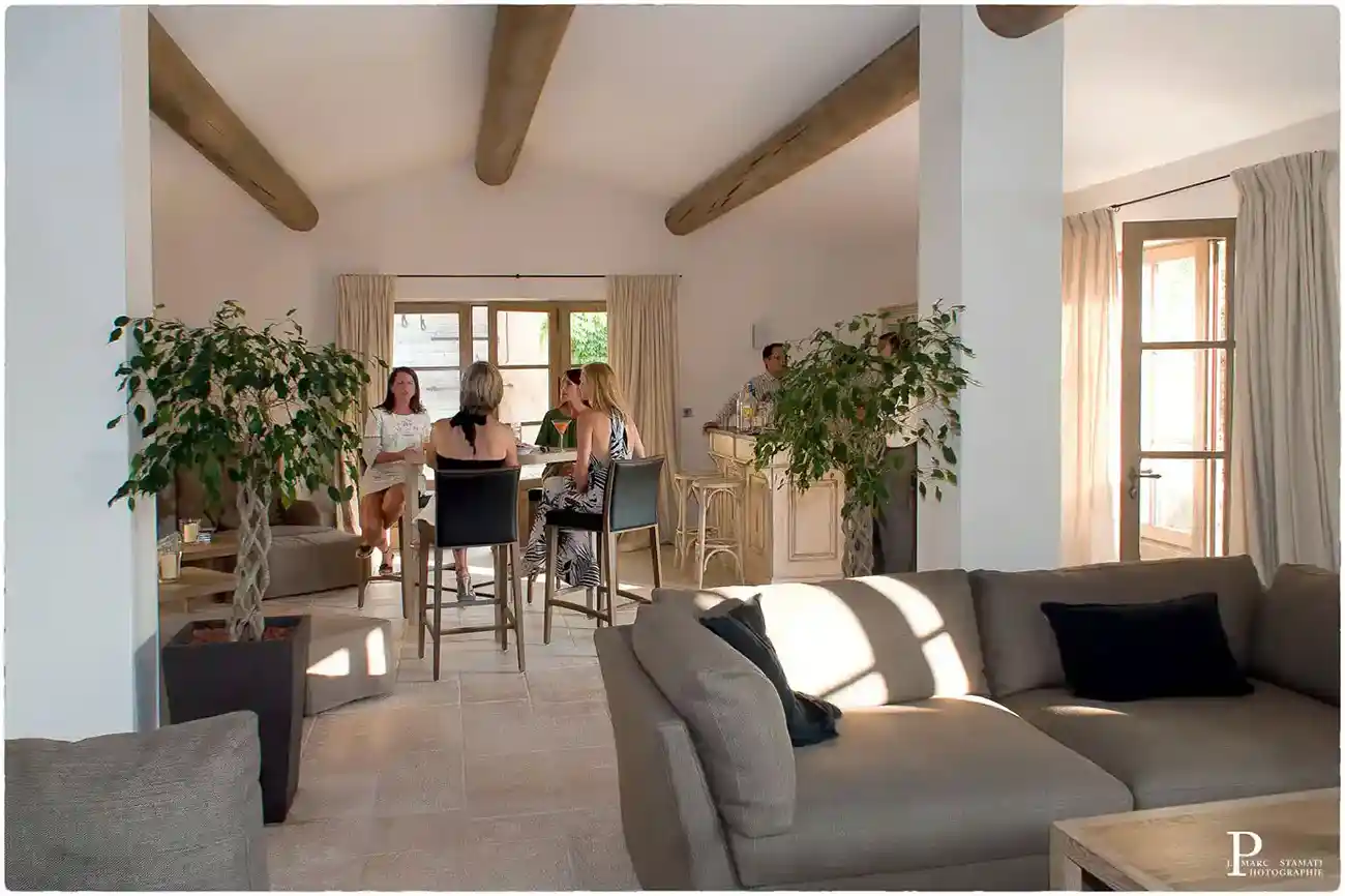 Illustration pour locations de luxe en France pour une clientèle US.