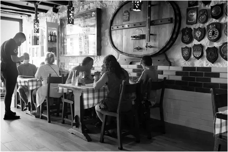 Dans une taverne – Porto