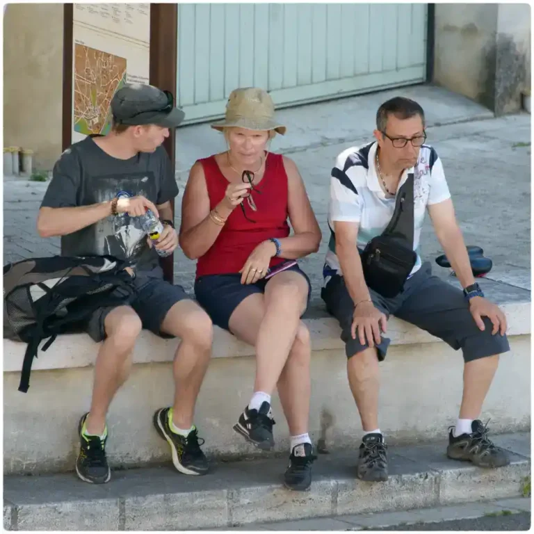 Pause au au soleil, - Aramon